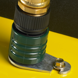 Mower wash port with hose connector