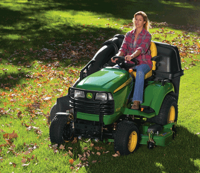 Mulching vs. Bagging Leaves